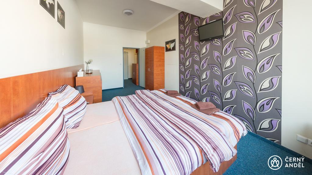 Cerny Andel Hotel Most Luaran gambar